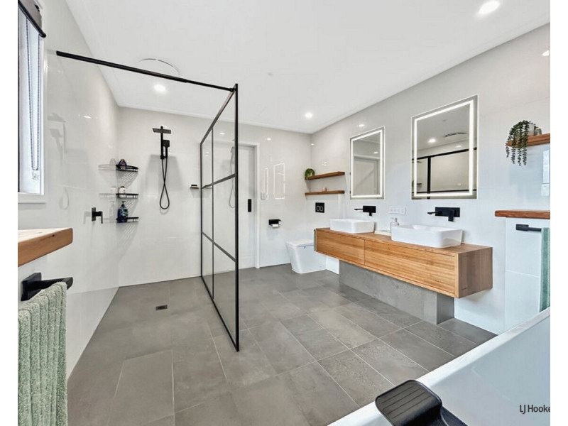 8 Jasper Court, Currumbin Waters QLD 4223