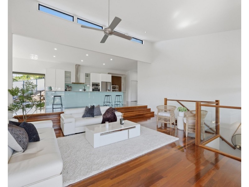 52 Sky Royal Terrace, Burleigh Heads QLD 4220