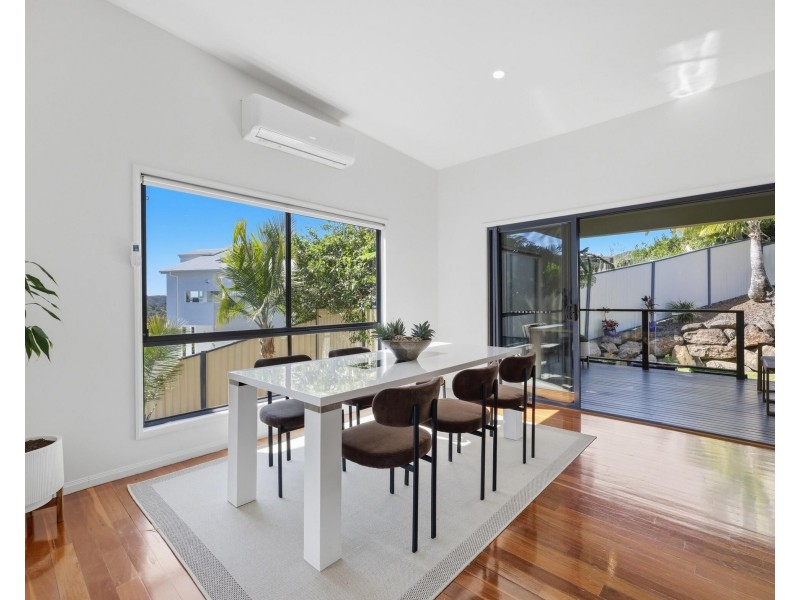 52 Sky Royal Terrace, Burleigh Heads QLD 4220