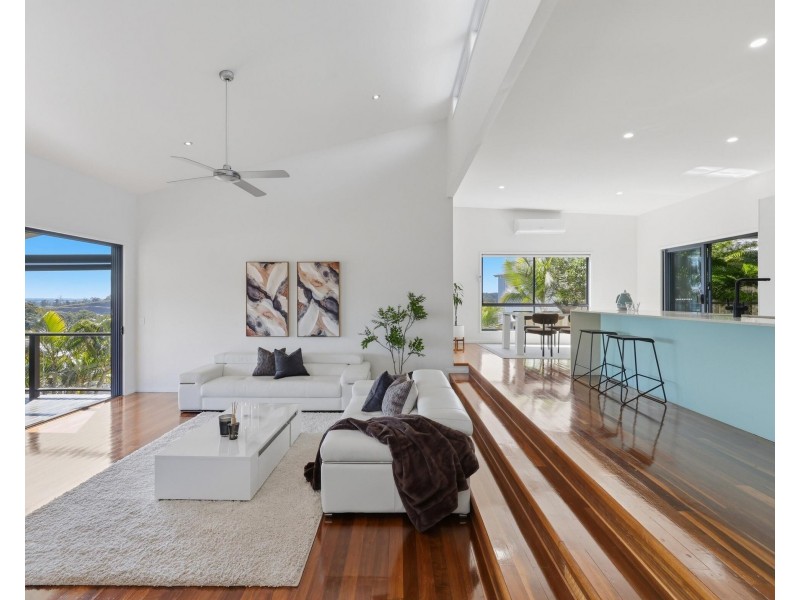 52 Sky Royal Terrace, Burleigh Heads QLD 4220