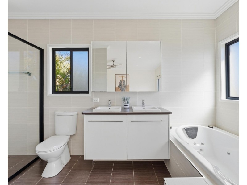 52 Sky Royal Terrace, Burleigh Heads QLD 4220