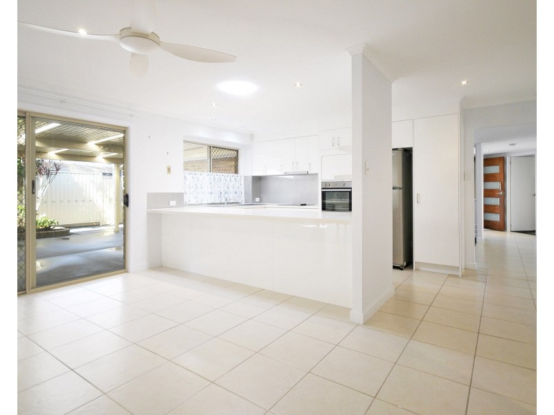 4 Avocado Street, Elanora QLD 4221