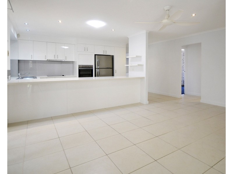4 Avocado Street, Elanora QLD 4221