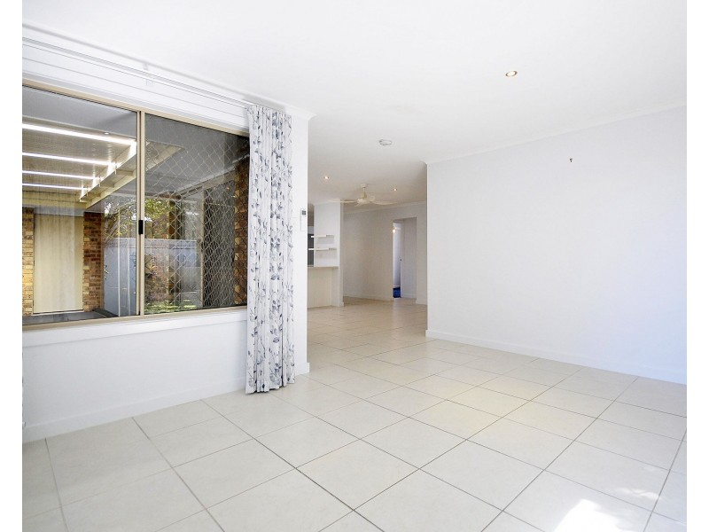 4 Avocado Street, Elanora QLD 4221