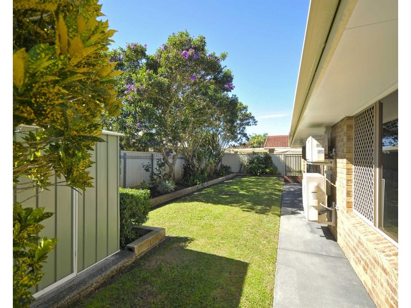 4 Avocado Street, Elanora QLD 4221