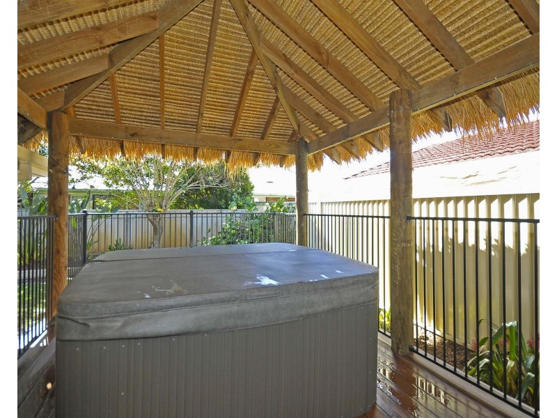 4 Avocado Street, Elanora QLD 4221