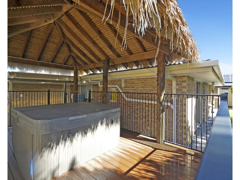 4 Avocado Street, Elanora QLD 4221