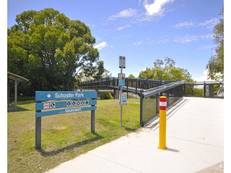 4 Avocado Street, Elanora QLD 4221