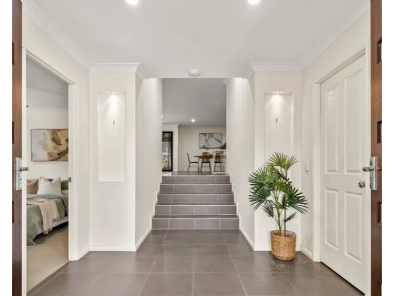 5 Frog Rock Cr, Reedy Creek QLD 4227