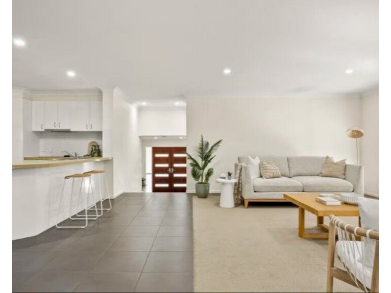 5 Frog Rock Cr, Reedy Creek QLD 4227