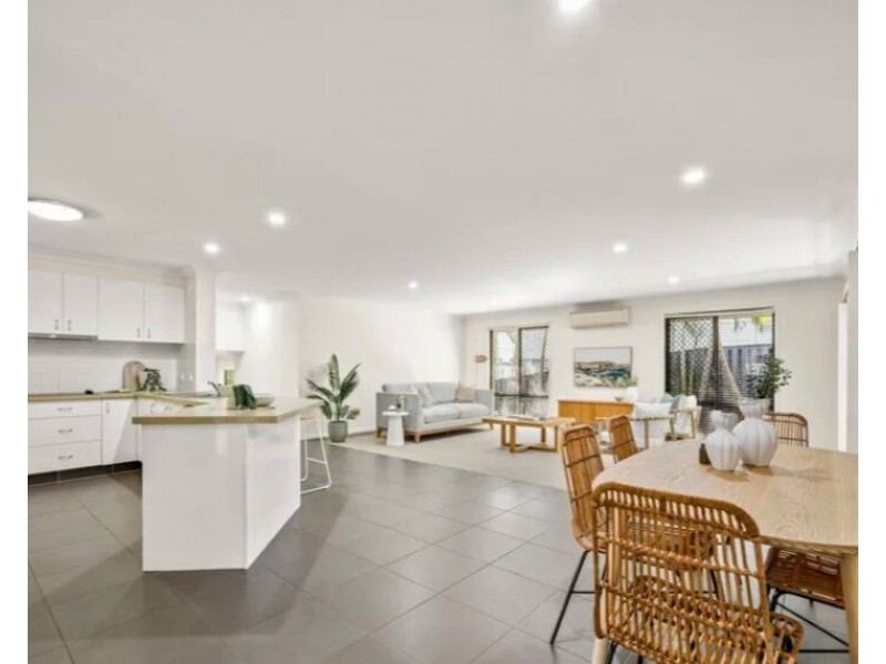 5 Frog Rock Cr, Reedy Creek QLD 4227