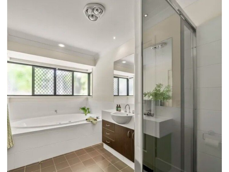 5 Frog Rock Cr, Reedy Creek QLD 4227