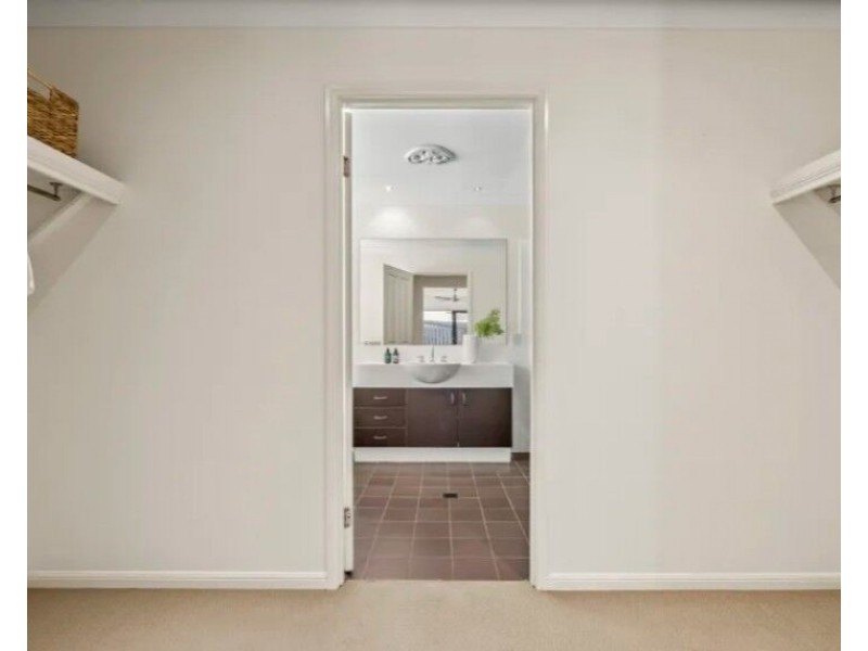 5 Frog Rock Cr, Reedy Creek QLD 4227