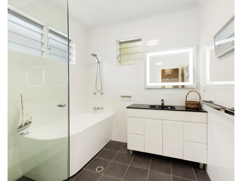 47 Hayles Avenue, Arcadia QLD 4819