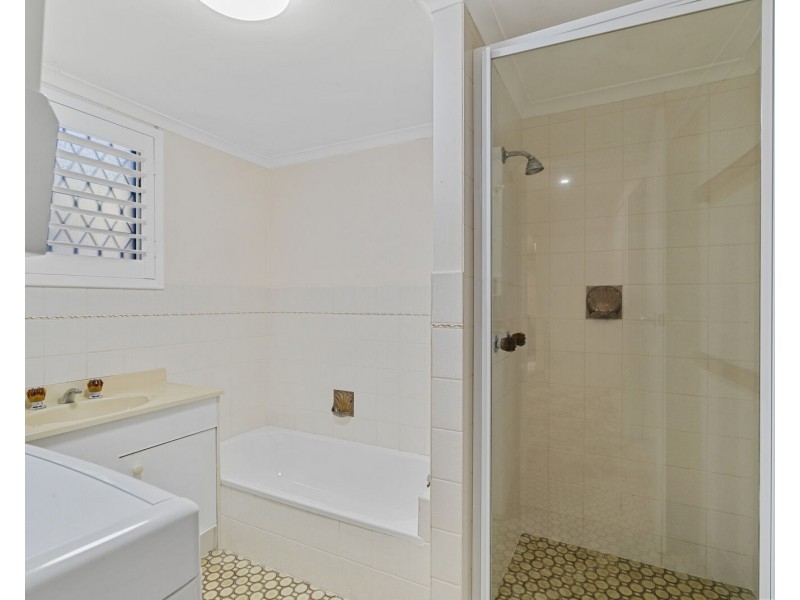 3/8 Nyrang Avenue, Palm Beach QLD 4221