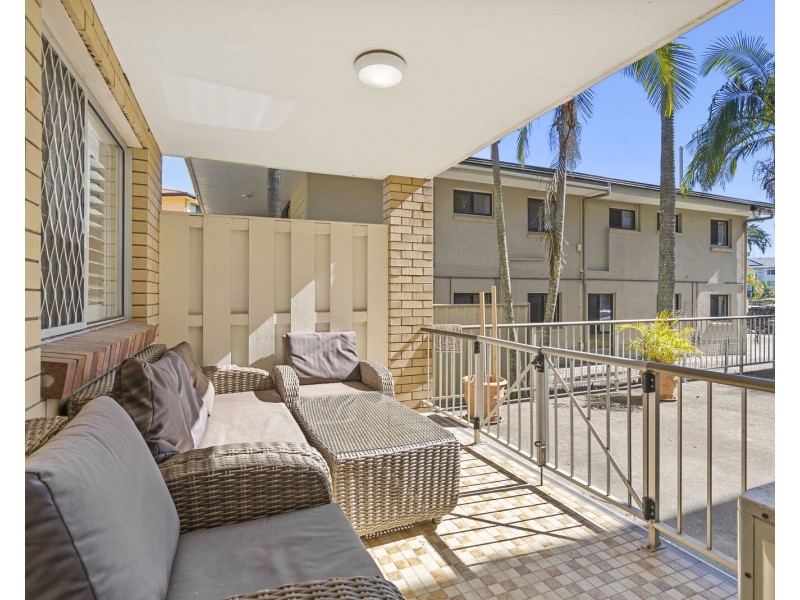 3/8 Nyrang Avenue, Palm Beach QLD 4221
