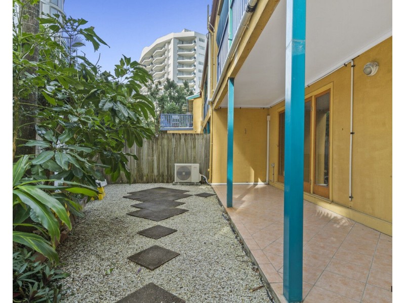 1/3 Winston Street, Coolangatta QLD 4225