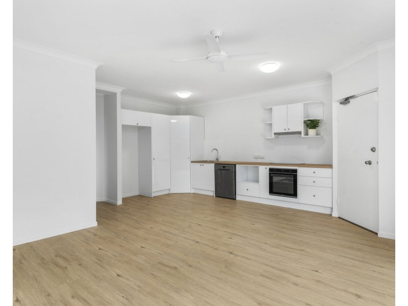 24/14 Mawarra Street, Palm Beach QLD 4221