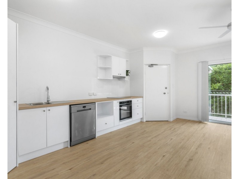 24/14 Mawarra Street, Palm Beach QLD 4221
