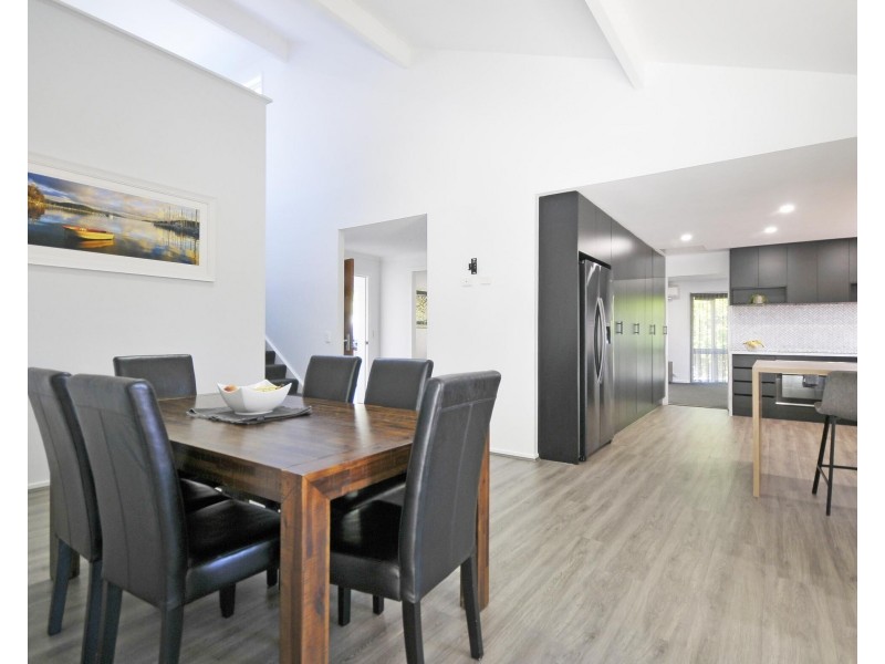 12 Currant Street, Elanora QLD 4221