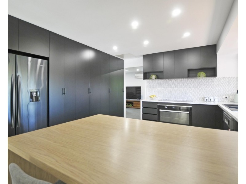 12 Currant Street, Elanora QLD 4221