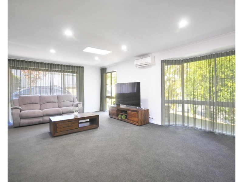 12 Currant Street, Elanora QLD 4221