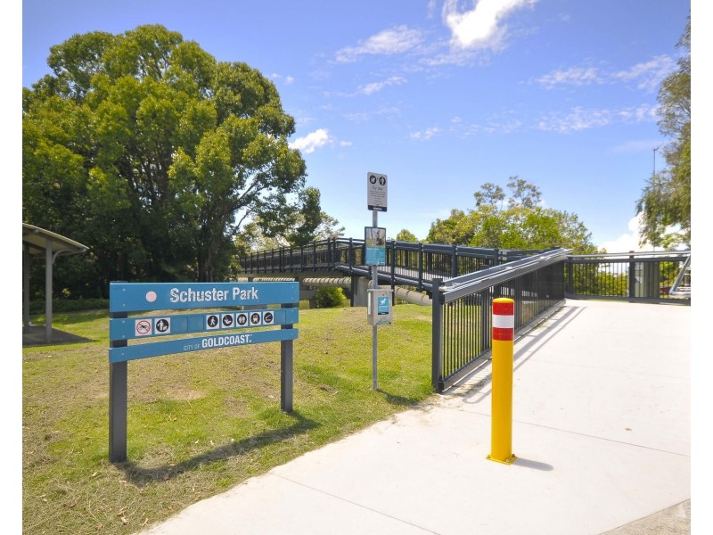 12 Currant Street, Elanora QLD 4221