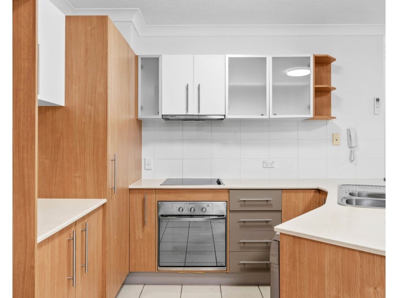 2/66-68 McLean Street, Coolangatta QLD 4225
