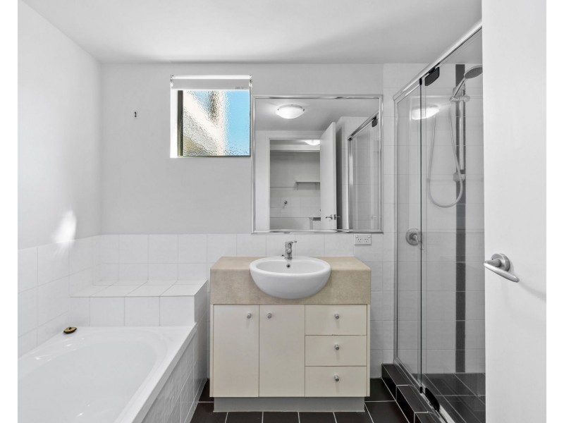 2/66-68 McLean Street, Coolangatta QLD 4225