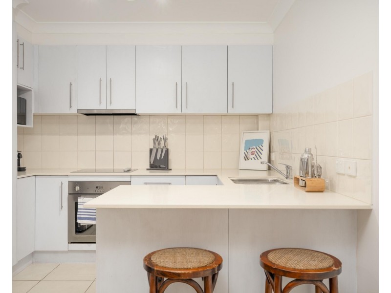 1/61 Tallebudgera Drive, Palm Beach QLD 4221