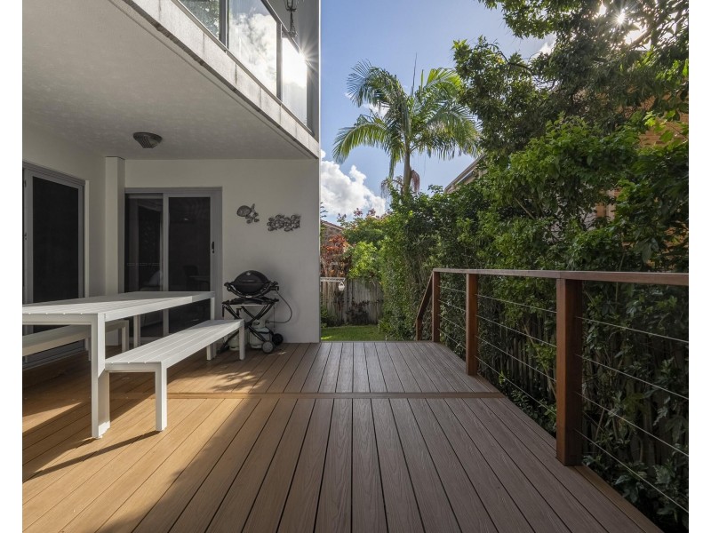 1/61 Tallebudgera Drive, Palm Beach QLD 4221