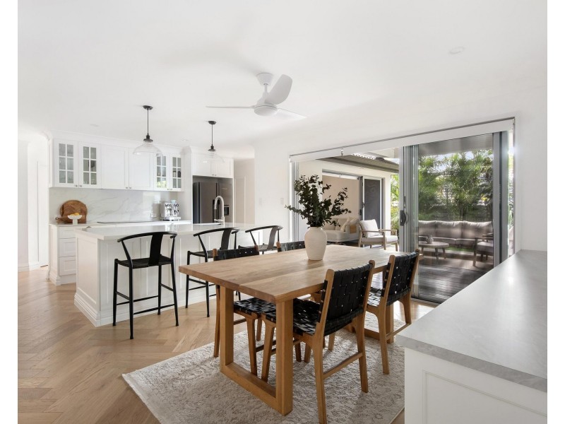 6 Leopard Avenue, Elanora QLD 4221