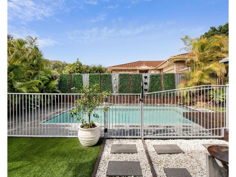 6 Leopard Avenue, Elanora QLD 4221