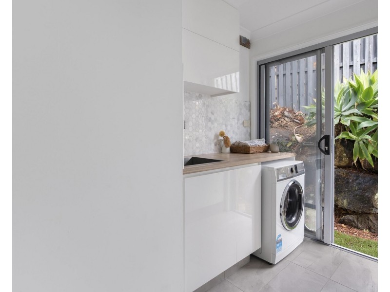 6 Leopard Avenue, Elanora QLD 4221