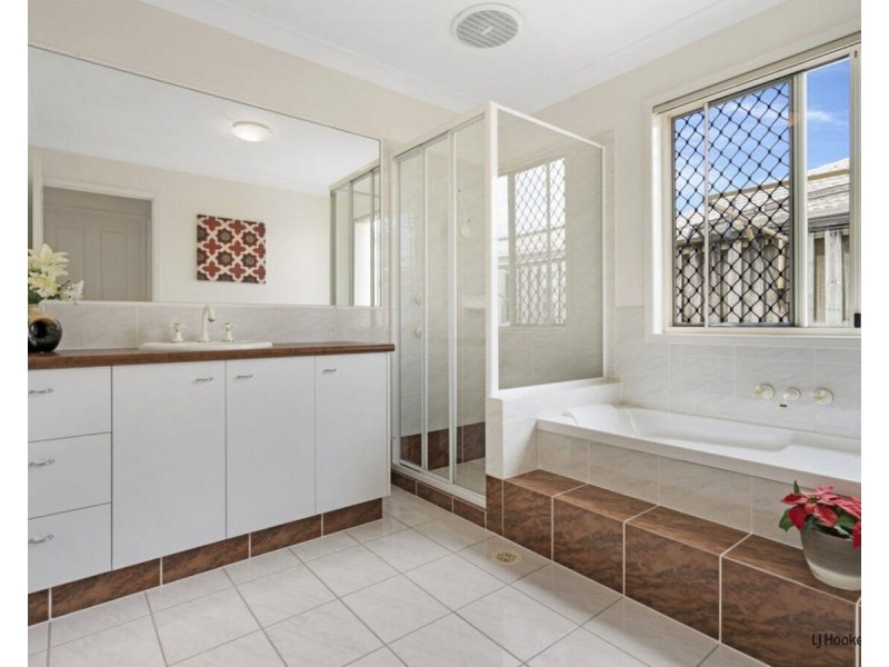 6 Randwick Court, Varsity Lakes QLD 4227