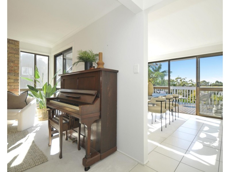 5 Tanjenong Place, Burleigh Heads QLD 4220