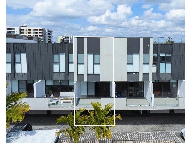 20/24 Imperial Parade, Labrador QLD 4215