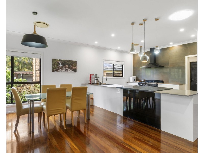 25 Boreen Court, Helensvale QLD 4212