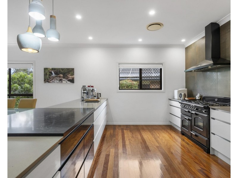 25 Boreen Court, Helensvale QLD 4212