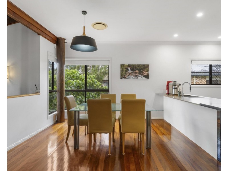 25 Boreen Court, Helensvale QLD 4212