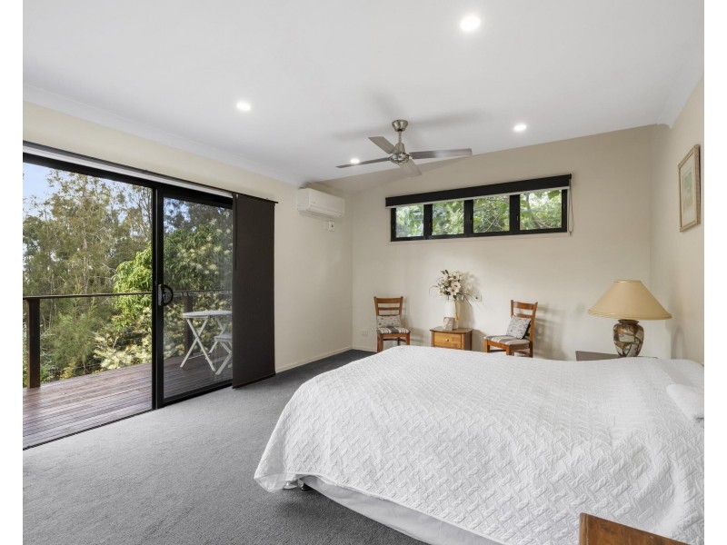 25 Boreen Court, Helensvale QLD 4212