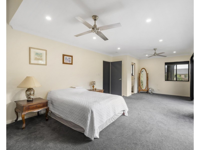 25 Boreen Court, Helensvale QLD 4212