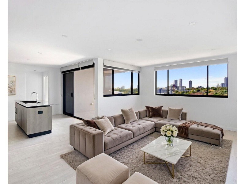 503/135 Eugaree Street, Southport QLD 4215
