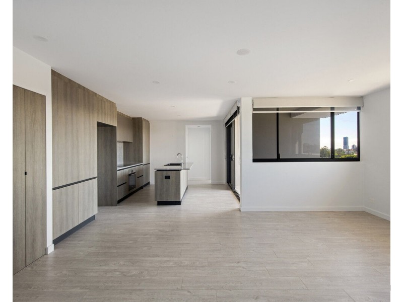 503/135 Eugaree Street, Southport QLD 4215