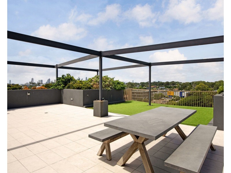 503/135 Eugaree Street, Southport QLD 4215