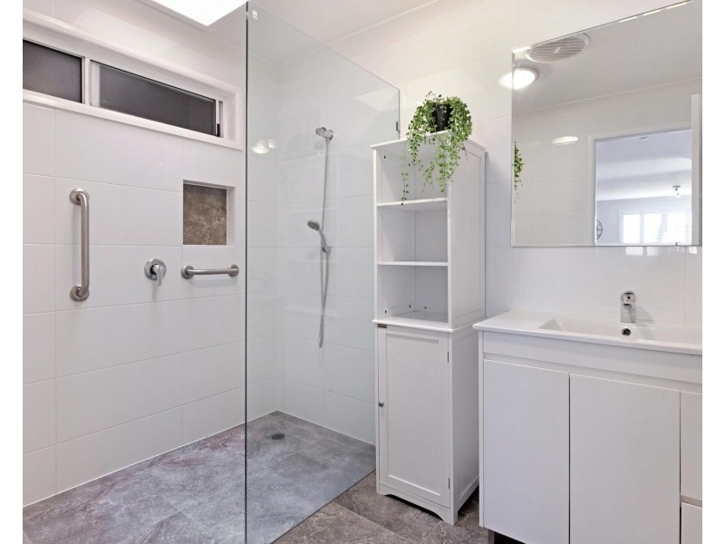 49/154 Currumbin Creek Road, Currumbin Waters QLD 4223