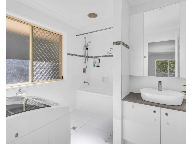 Highland Park QLD 4211