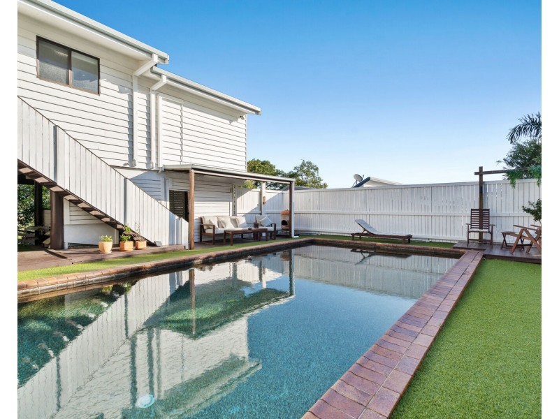 19 Bob Barnard Drive, Tugun QLD 4224