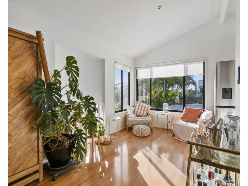 19 Bob Barnard Drive, Tugun QLD 4224