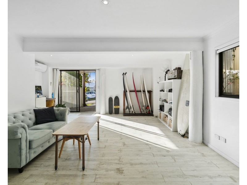 19 Bob Barnard Drive, Tugun QLD 4224